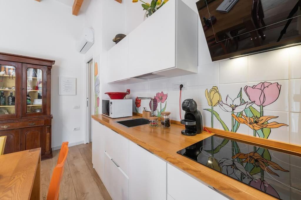 칼리아리 Charming House Con Doccia Sensoriale E Cortile Interno - Centro Storico 아파트 외부 사진