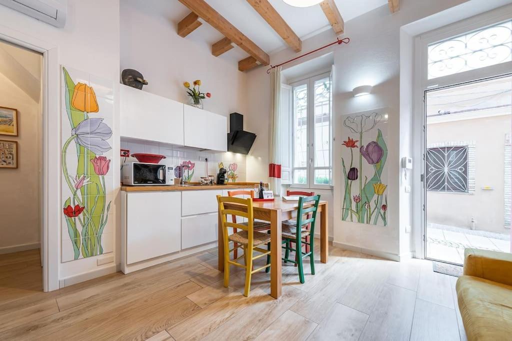 칼리아리 Charming House Con Doccia Sensoriale E Cortile Interno - Centro Storico 아파트 외부 사진